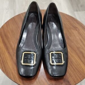 Tory Burch Giorgia Leather 35mm Pump Size 8.5 Black Flats with Gold Accent